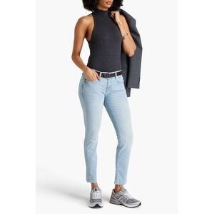 FRAME
Le Garcon mid-rise straight leg boyfriend jeans Finn Sz 26 $238
26 $238